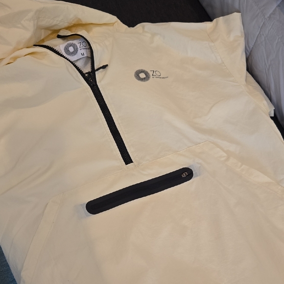 ZO by Tishman Speyer Medium Creamy Yellow Hooded Pullover Windbreaker - Picture 13 of 13